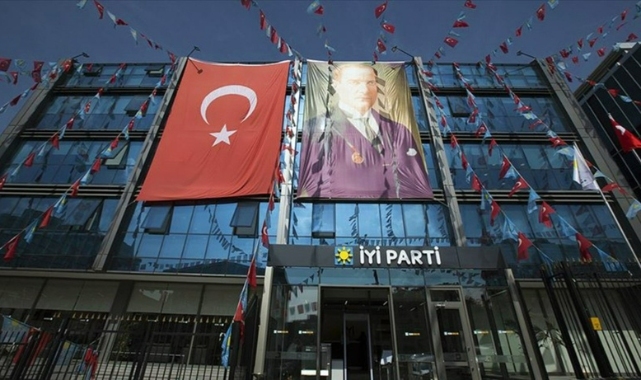İYİ Parti'de İmamoğlu depremi: İstanbul İlçe Başkanı teşkilatla birlikte istifa etti