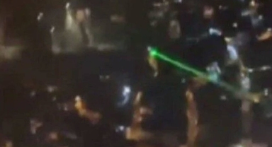 İzmir’de inişe hazırlanan uçağa lazer tuttular
