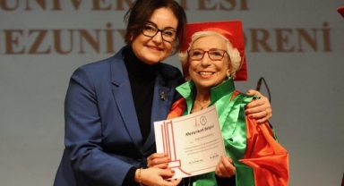 Karşıyaka 3. Yaş Üniversitesi’nde mezuniyet coşkusu