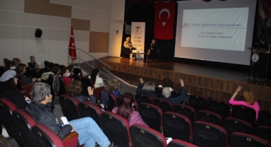 Karşıyaka sağlık söyleşilerinde otizm konuşuldu
