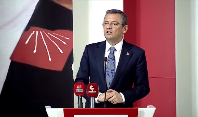 Özgür Özel'den Yılmaz Tunç'a: 'Adalet Bakanı, darbeyi yapanın yaveri olduğunu ortaya koymuştur'