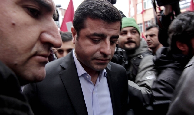 Selahattin Demirtaş annesinin rahatsızlığı nedeniyle Diyarbakır'a getirildi