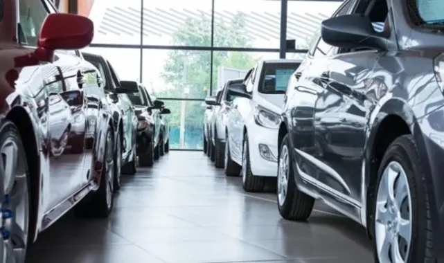 Türkiye'de en çok satılan otomobillerin 1 yıllık fiyat değişimi