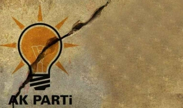 AK Parti'de istifa depremi: Başkanlar art arda bıraktı!