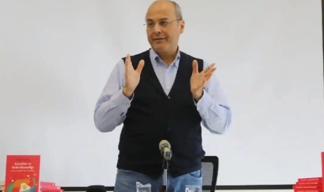 Barış Akademisyeni Bülent Şık, görevine iade edildi
