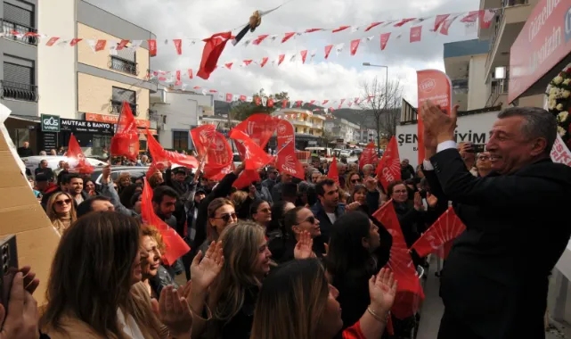 Başkan Adayı Günay'dan miting havasında seçim ofisi açılışı