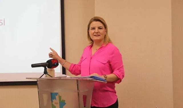 İzmit Belediye Başkanı Fatma Kaplan Hürriyet, adaylıktan çekildi
