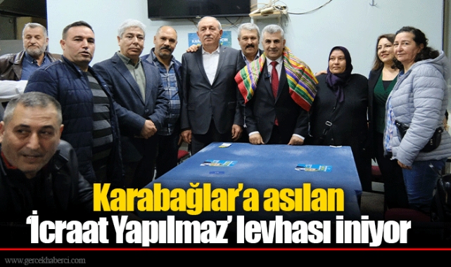 Karabağlar'a asılan 'İcraat Yapılmaz' levhası iniyor  