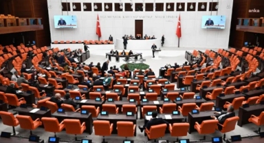 Meclis'te sinirler gerildi: 'AKP’nin yasa çıkartmak gibi bir meşruiyeti yok'