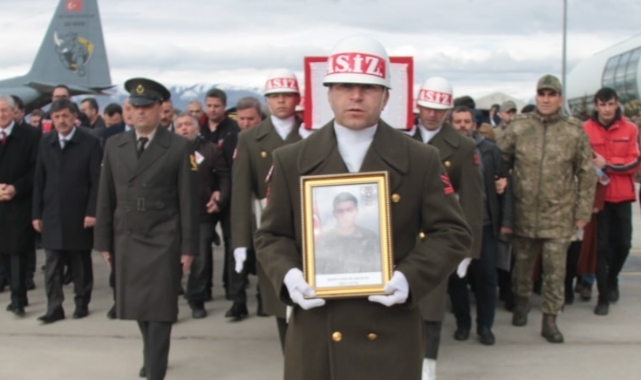 Pençe Kilit operasyonunda şehit olan Sözleşmeli Er Salih Ay'a veda