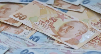 Tüketici kredilerinde büyüme sıkılaşmaya rağmen 6 ayın zirvesinde