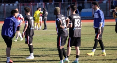 Yattara da sahadaydı: Hakeme yumruk atan futbolcu tutuklandı