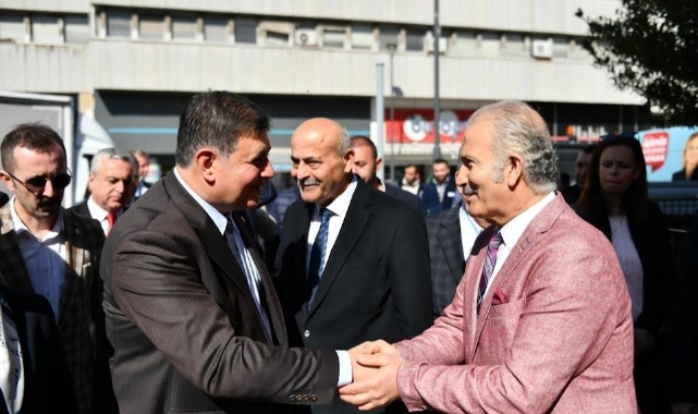 Başkan Cemil Tugay'dan küskün seçmene sandık çağrısı