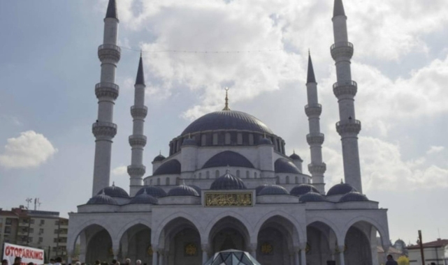 Camide hilafet propagandasına valilik izin vermedi