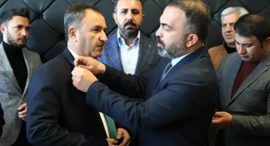 CHP’nin Bitlis adayı istifa edip AK Parti’ye katıldı