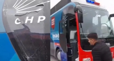 CHP otobüsüne Trabzon'da taşlı saldırı