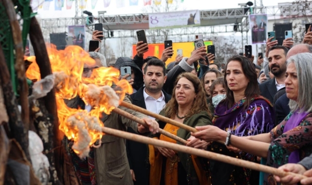 DEM Parti Eş Genel Başkanı'ndan Dolmabahçe mutabakatına dönüş çağrısı