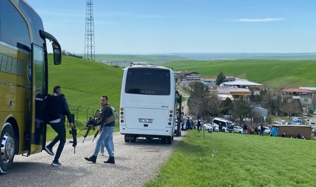 Diyarbakır'da silahlı, taşlı seçim kavgası... 1 ölü 11 yaralı