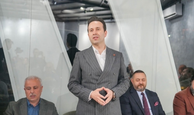 Karşıyaka’nın önde gelen isimleri Çiftçioğlu’nun davetinde buluştu:Biz 35 buçuğuz, biz farklıyız, öncü olmalıyız”