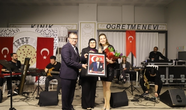 Kınık Belediye Başkan Adayı Sami Mollaahmet’ten Kadınlar Gününe özel ‘Kadınlar Matinesi’
