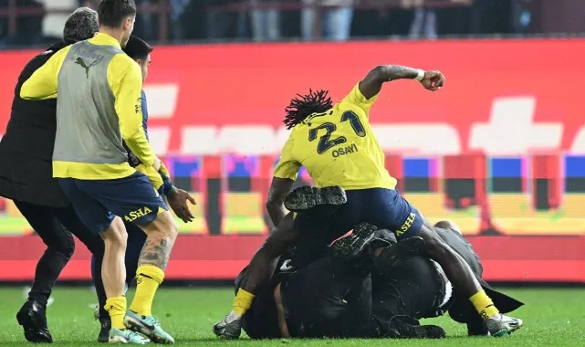 Olaylı derbi dış basında: Türkiye Ligi'nde gerçeküstü sahneler