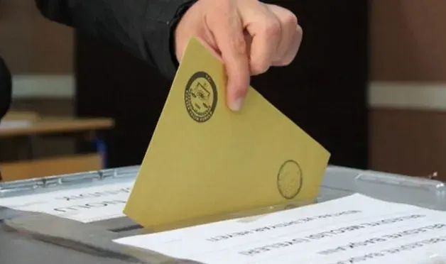 Oy kullanırken kalp krizi geçiren 2 kişi hayatını kaybetti