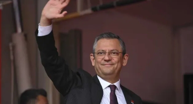 Özgür Özel'den gençlere: Bütün kötü adamlar aynı şeyi yaptılar, enseyi karartmayın
