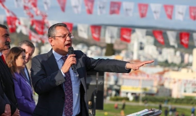 Özgür Özel'den gençlere kritik çağrı: 'Sandığa davet ediyorum'