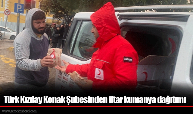 Türk Kızılay Konak Şubesinden iftar kumanya dağıtımı