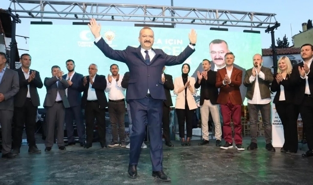 Urla’da AK Partili Tarkan Bakırlı’nın iftarına yoğun katılım oldu