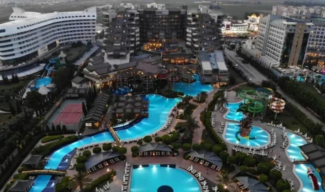 Antalya'da Limak Lara Hotel'de Türk müşterinin yaşadıkları 'pes' dedirtti! "Milliyet farkı" diyerek fazla ücret aldılar