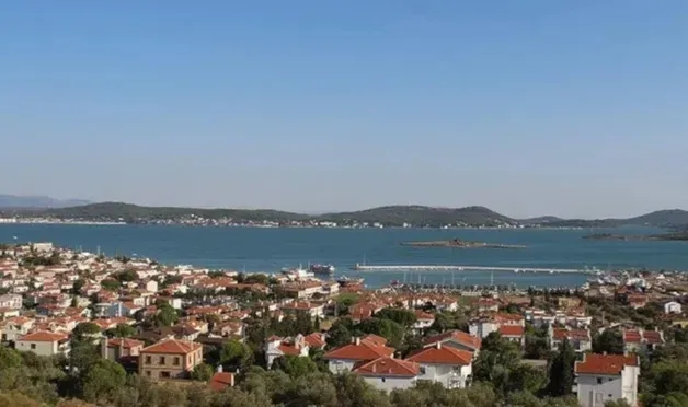Ayvalık&#039;ta restoran fiyatları gündem oldu: Bonfile 1000 TL, tavuk şiş 600 TL