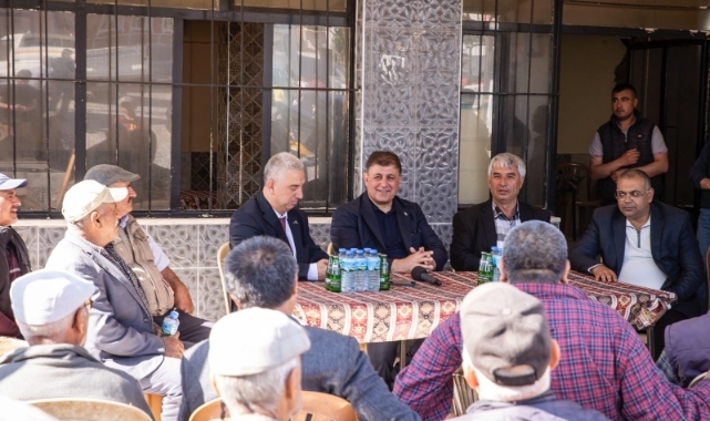 Başkan Tugay Bergama'da köylülerle buluştu