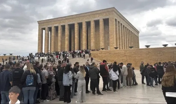 Bayram tatilinde 209 bin kişi Ata'sına koştu