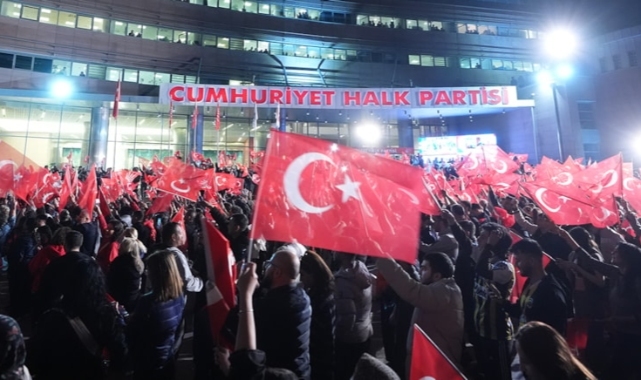 CHP'den belediyelere altı ayda bir karne