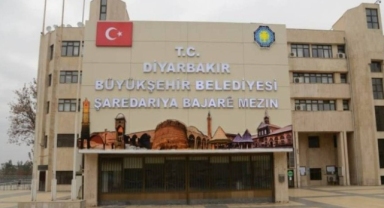 Diyarbakır’da DEM dönemi: 11 Daire başkanı görevden alındı