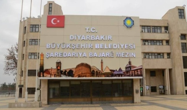 Diyarbakır’da DEM dönemi: 11 Daire başkanı görevden alındı