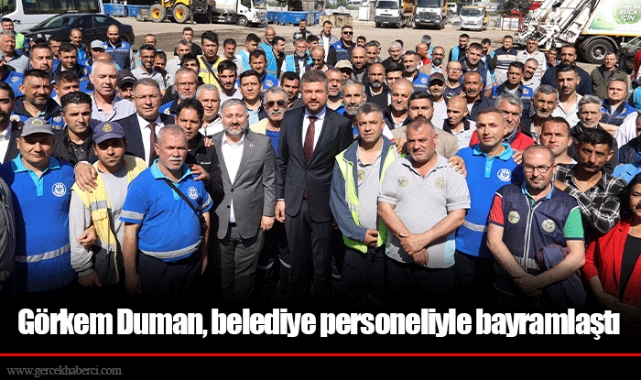 Görkem Duman, belediye personeliyle bayramlaştı