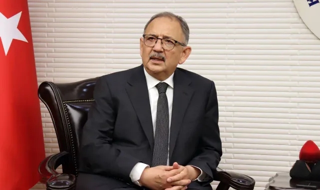 İstanbul'daki toprak kayması: Bakan Özhaseki, 'deprem' tehlikesine dikkat çekti
