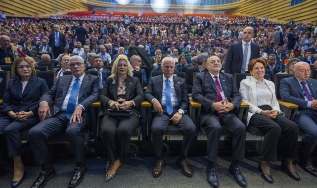 İYİ Parti’de Kurultay günü: Seçim üçüncü tura kaldı