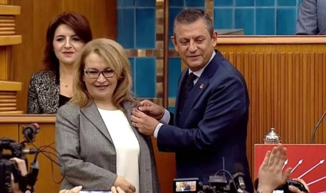 İYİ Parti'den istifa eden Ayşe Sibel Yanıkömeroğlu CHP'ye katıldı