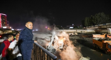İZSU’dan Meles Çayı ve Arap Deresi’nde gece mesaisi