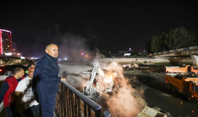 İZSU’dan Meles Çayı ve Arap Deresi’nde gece mesaisi