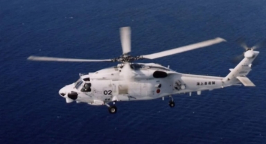 Japon donanmasına ait iki helikopter düştü: Mürettebat kayıp
