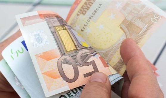 SGK'den 7 bin anne ve bakıcıya 325 avro destek