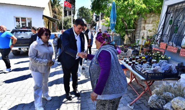 Tugay, Karaburun'un köylerini ziyaret etti