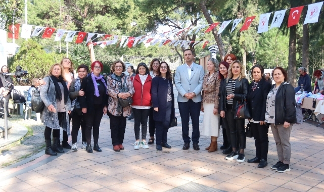 Bornova Belediyesi’nden anneler için “Hediyelik Eşya Günleri”