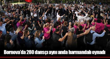 Bornova’da 280 dansçı aynı anda harmandalı oynadı