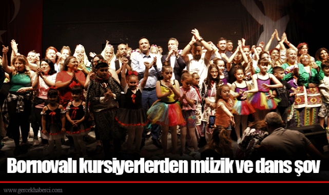 Bornovalı kursiyerlerden müzik ve dans şov