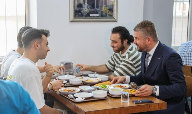 Buca Belediyesi’nden ‘askıda yemek’ projesi